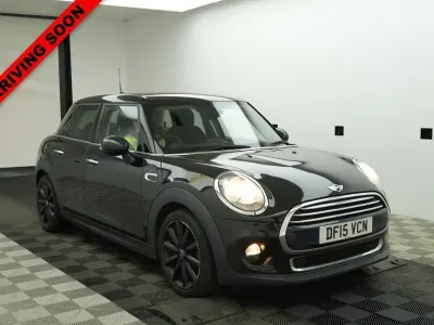 Usado Mini Cooper Hatch 136 CV (100 kW) 2015 Negro Utilitario