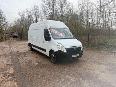 Used Vauxhall Movano 125 HP (91 kW) 2016 White MPV