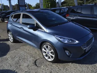 Begagnad Ford Fiesta Titanium X 2021 Blå Halvkombi