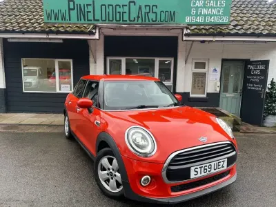 Usado Mini Cooper Classic 136 HP (100 kW) 2019 Laranja Citadino