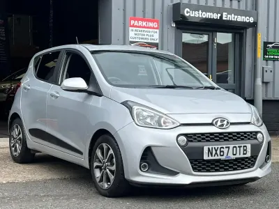 Used Hyundai i10 Premium SE 87 HP (63 kW) 2017 Silver Hatchback