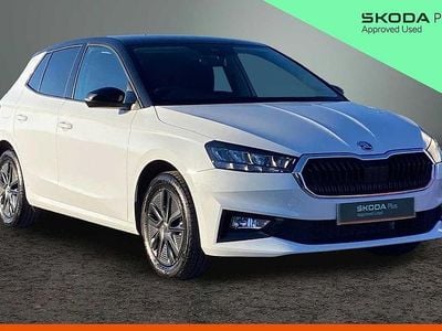 Used Skoda Fabia Colour Edition 59 HP (43 kW) 2024 Moon white metallic black magic pearl effect Hatchback