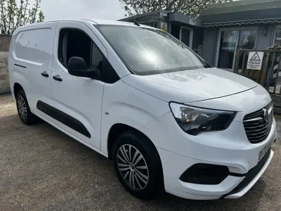 Używany Vauxhall Combo Sportive 2020 Biały Minivan