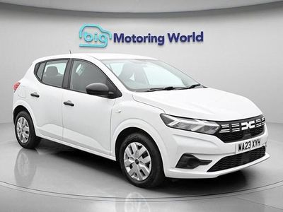 Used Dacia Sandero Essentiel 90 HP (66 kW) 2023 White Hatchback