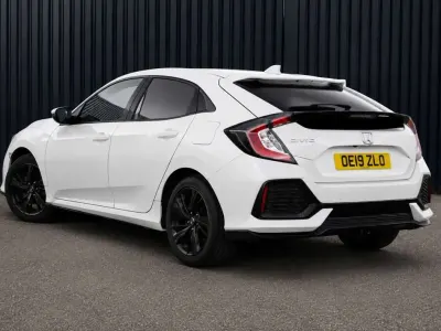 Used Honda Civic SR 126 HP (92 kW) 2019 White Hatchback