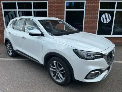 Używany MG HS Exclusive 258 KM (189 kW) 2021 Biały SUV
