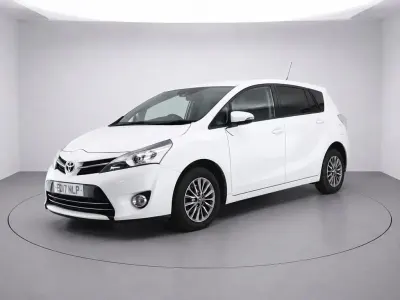 Used Toyota Verso 132 HP (97 kW) 2017 White MPV