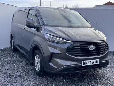 Begagnad Ford Transit Custom Limited 2024 Grå Van