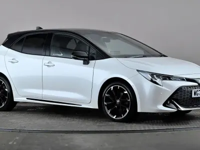 Używany Toyota Corolla Sport 122 KM (89 kW) 2022 Biały Hatchback