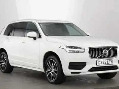 Usado Volvo XC90 Momentum 235 HP (172 kW) 2022 Branco SUV