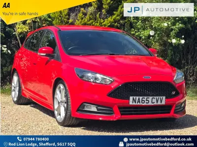 Used Ford Focus ST 185 HP (136 kW) 2015 Red Hatchback