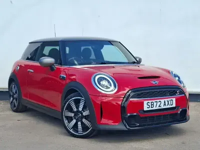 Used Mini Cooper S Exclusive 178 HP (130 kW) 2022 Red Hatchback