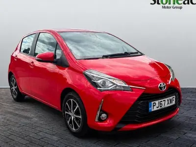 Used Toyota Yaris 111 HP (81 kW) 2018 Red Hatchback