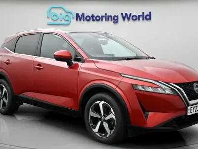 Used Nissan Qashqai N-Connecta 140 HP (102 kW) 2023 Red SUV