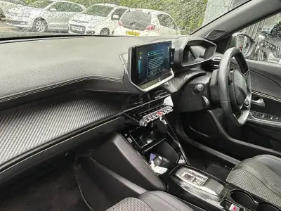 Usado Peugeot e-2008 GT 98 kW (134 HP) 2022 Preto SUV