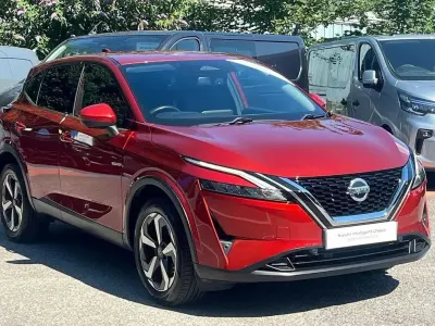 Used Nissan Qashqai N-Connecta 138 HP (101 kW) 2022 Red SUV