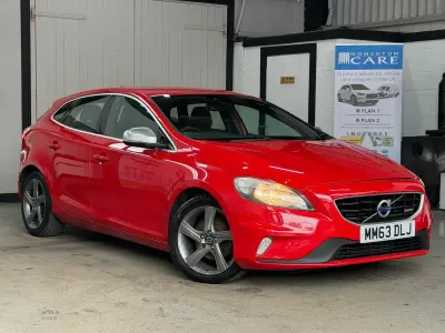 Used Volvo V40 R-Design 115 HP (84 kW) 2013 Red Hatchback