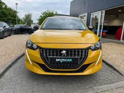 Used Peugeot 208 Allure+ 99 HP (72 kW) 2023 Yellow Hatchback