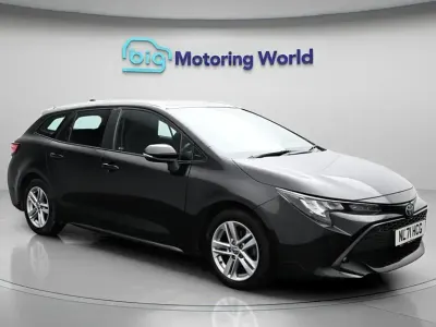 Usado Toyota Corolla 122 HP (89 kW) 2021 Preto Carrinha