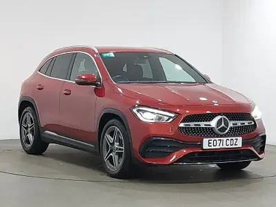 Usado Mercedes GLA180 Executive 136 HP (100 kW) 2021 Vermelho SUV