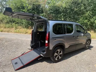 Used Peugeot Rifter Allure 131 HP (96 kW) 2025 Grey MPV