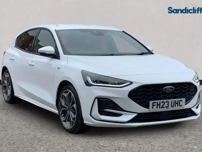 Gebraucht Ford Focus ST-Line X 125 PS (91 kW) 2023 Weiß Kleinwagen