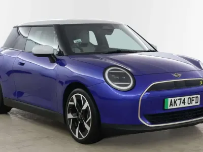 Used Mini Cooper SE Hatch 158 kW (215 HP) 2024 Blue Hatchback