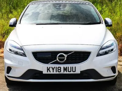 Usado Volvo V40 R-Design Pro 190 HP (139 kW) 2017 Branco Citadino
