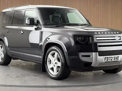 Used Land Rover Defender HSE 300 HP (220 kW) 2023 Carpathian grey SUV