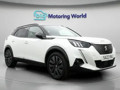 Second-hand Peugeot e-2008 Premium 98 kW (134 CP) 2022 SUV