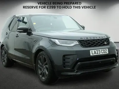 Usado Land Rover Discovery 5 HSE Dynamic 300 HP (220 kW) 2023 Cinzento SUV