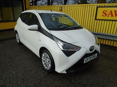 Used Toyota Aygo X-play 71 HP (52 kW) 2020 White Hatchback