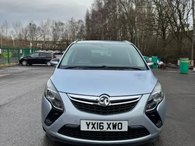 Usado Vauxhall Zafira SRi 2016 Plateado Monovolumen