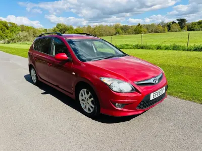 Second-hand Hyundai i30 Comfort 2011 Roșu Break