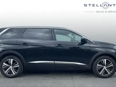 Używany Peugeot 5008 Allure 129 KM (94 kW) 2020 Czarny SUV