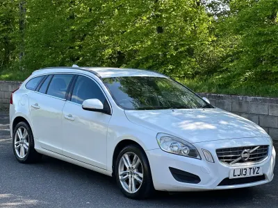 Używany Volvo V60 SE 115 KM (84 kW) 2013 Biały Kombi