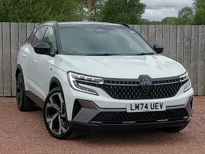 Używany Renault Austral Iconic Esprit Alpine 200 KM (147 kW) 2024 Biały SUV