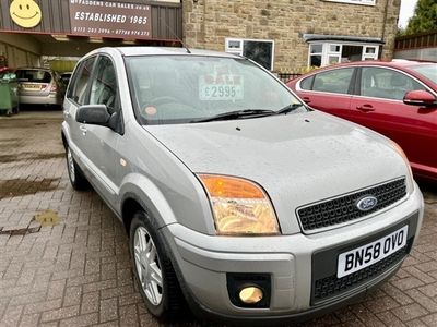 used Ford Fusion 1.4 Zetec Climate **A BIT HIGHER UP FOR YOUR OLD ACHING KNEES**