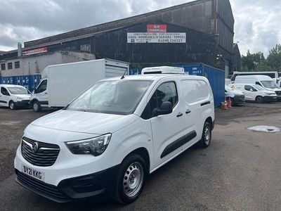 White Used 2021 Vauxhall Combo MPV | £9,450 (Expensive)