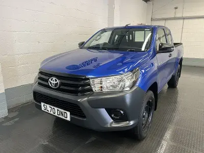 Used Toyota HiLux Active 150 HP (110 kW) 2020 Blue Pickup