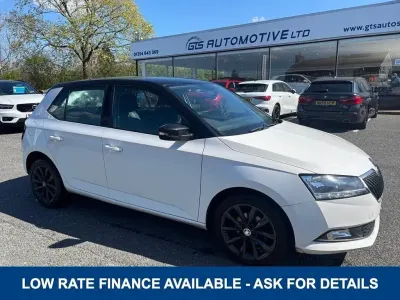 Usado Skoda Fabia Colour Edition 95 HP (69 kW) 2019 Branco Citadino