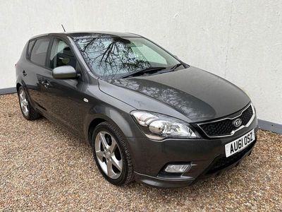 Usado Kia Ceed 113 HP (83 kW) 2011 Cinzento Citadino