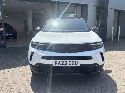 Used Vauxhall Mokka GS Line 99 HP (72 kW) 2022 White SUV