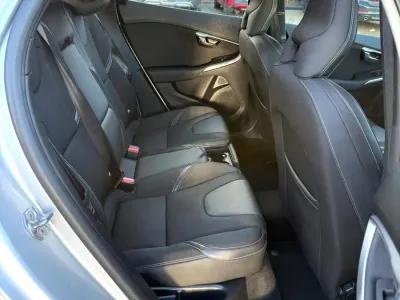 Used Volvo V40 Momentum 2018 Silver Hatchback