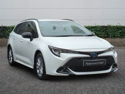 Used Toyota Corolla 140 HP (102 kW) 2025 White Estate