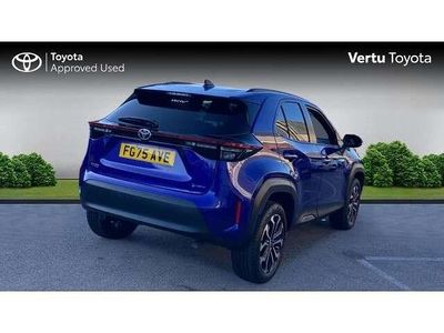 Usado Toyota Yaris Cross Design 113 HP (83 kW) 2025 Azul SUV