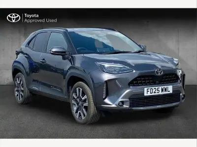 Used Toyota Yaris Cross 130 HP (95 kW) 2025 Decuma grey SUV