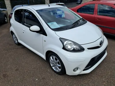 Used Toyota Aygo 2014 White Hatchback
