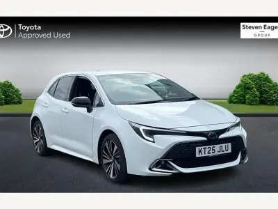 Used Toyota Corolla Design 140 HP (102 kW) 2025 White Hatchback