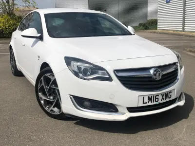 Used Vauxhall Insignia SRi 2016 White Hatchback